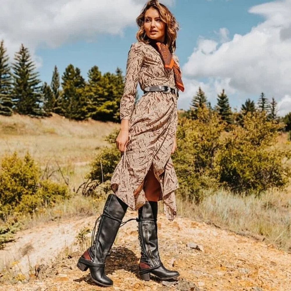 Freebird Coal Boots - Picture 2 of 15